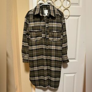 H&M Plaid Oversized Button Down Shirt/Jacket, Warm & Cozy, in Olive, Size Small